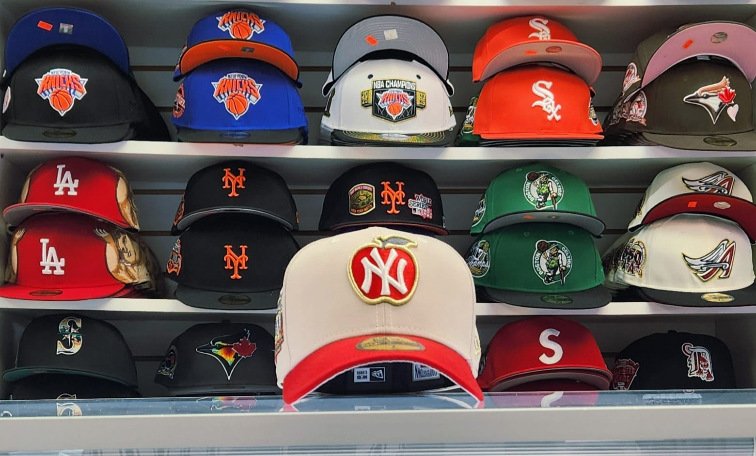 New Era New York Yankee Edition with Apple Design 59fifty Fitted Grey UV.