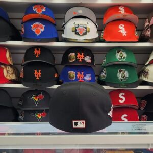 New Era Yankees Black⚫ 59FIFTY Fitted 2003 Anniversary Logo Patch, Red ♥ Bottom - Image 3