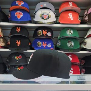 New Era Yankees Black⚫ 59FIFTY Fitted 2003 Anniversary Logo Patch, Red ♥ Bottom - Image 4