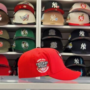 New Era Chicago Bulls Red 59FIFTY Fitted Hat Grey UV - Image 2