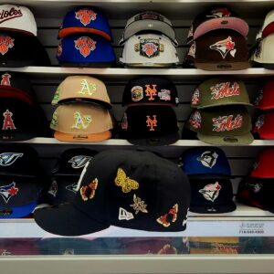 New Era 59FIFTY Fitted Black Yankees Butterfly, Pink UV - Image 3